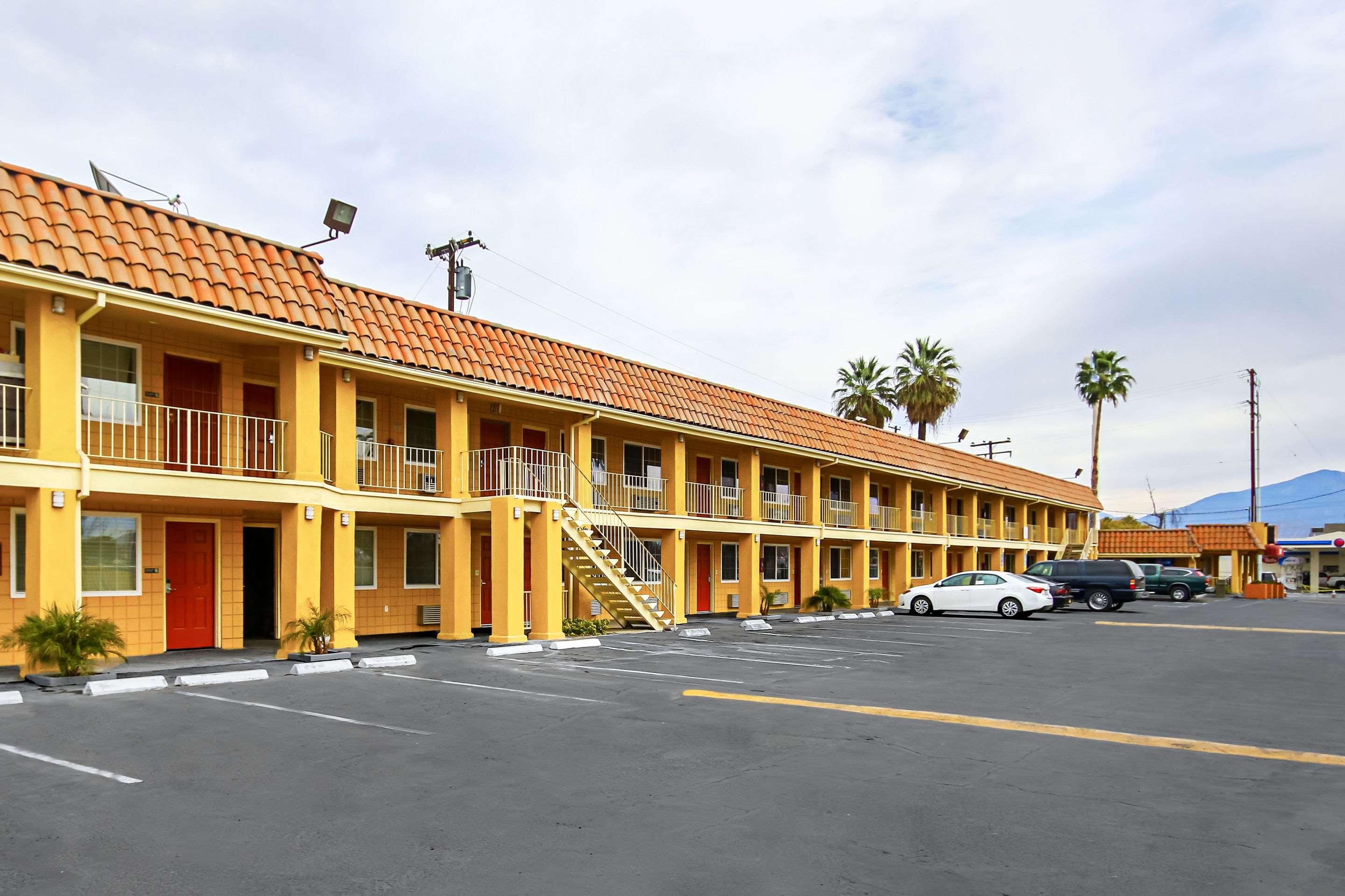 Econo I-215 Hotel