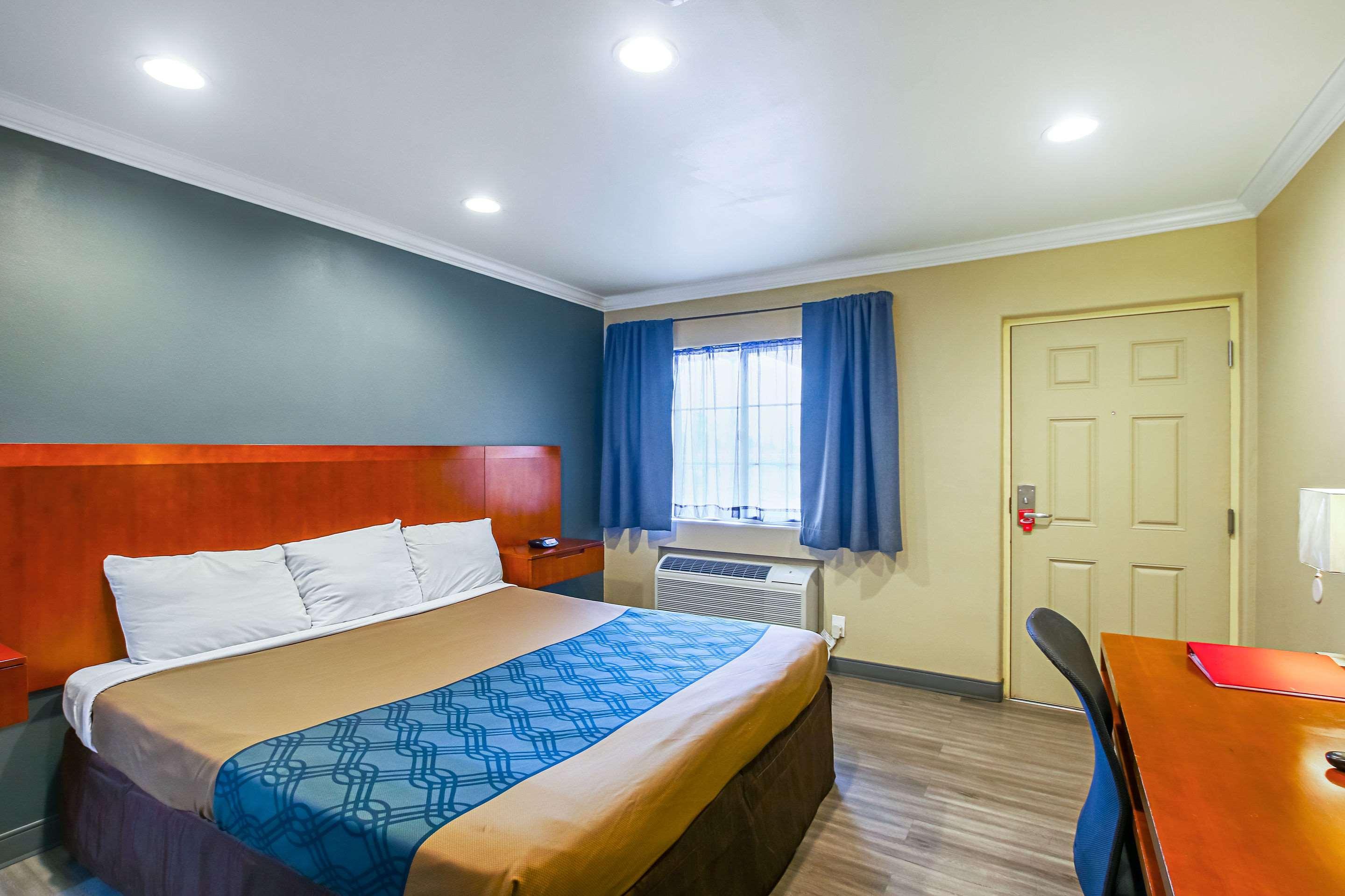 Econo I-215 Hotel San Bernardino