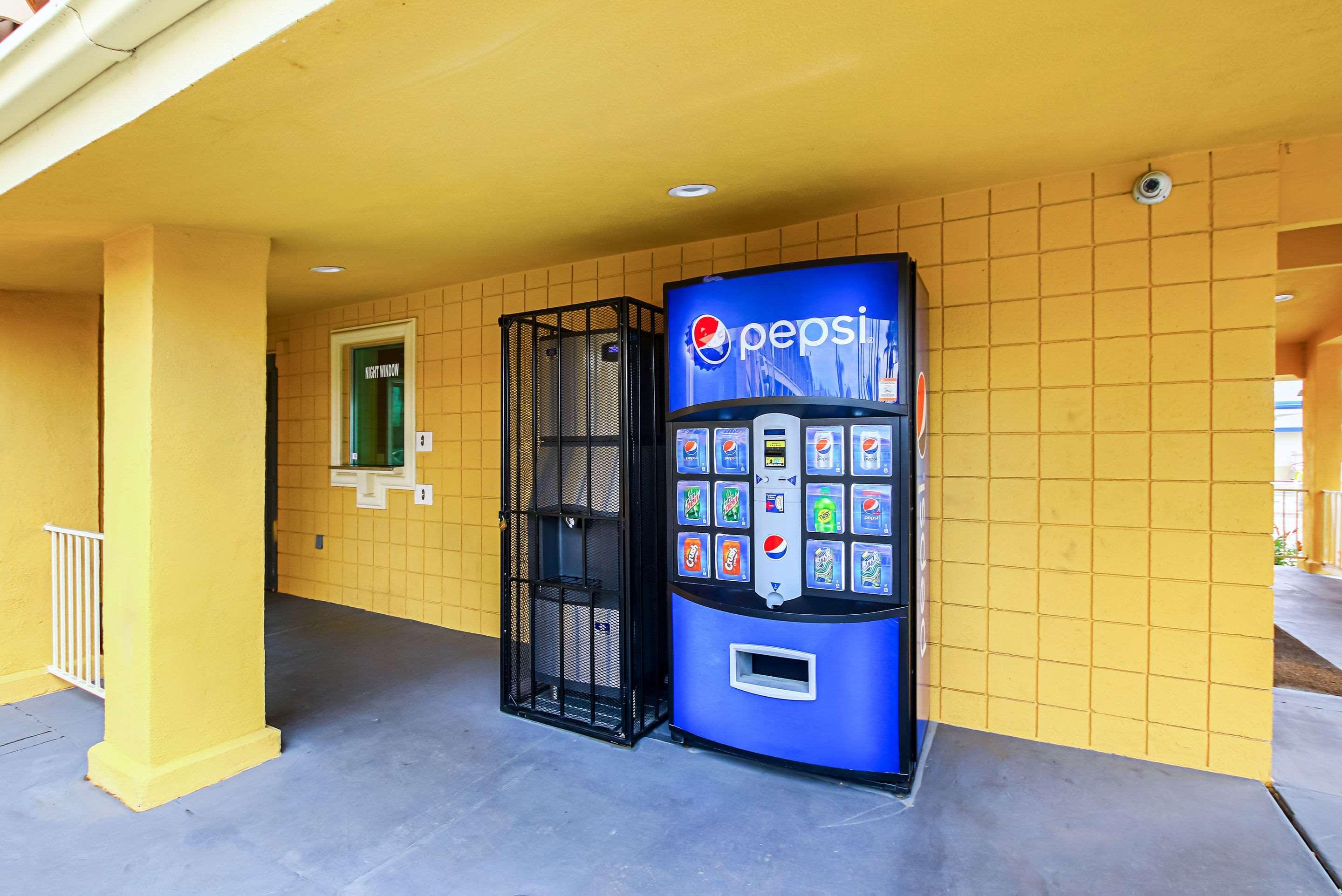Econo I-215 2* San Bernardino